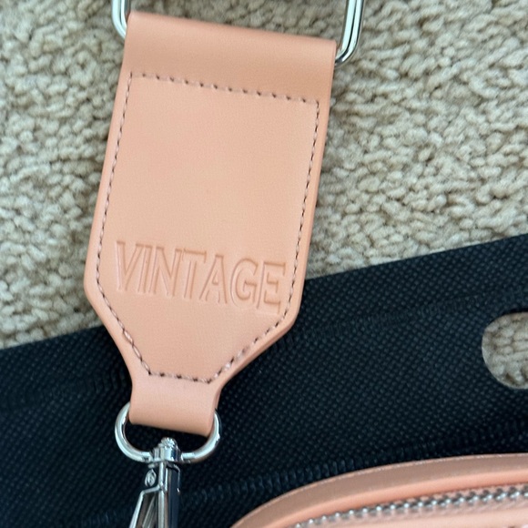 NWT Vintage Havana Embossed Star Perforated Crossbody bag - Picture 4 of 5